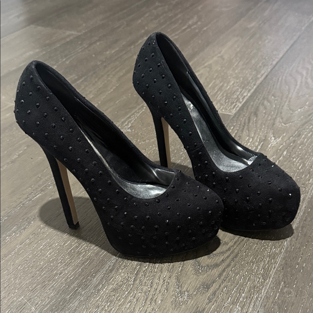 Chic Black Studded Heels